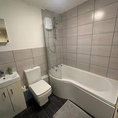 One Bedroom Flat And Spare Bed Bristol