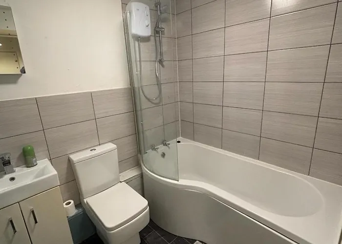 One Bedroom Flat And Spare Bed Bristol