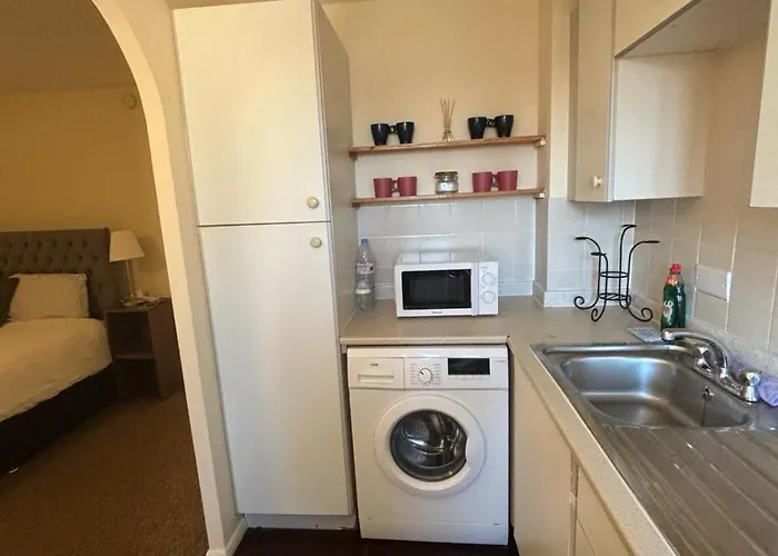 One Bedroom Flat And Spare Bed * Бристоль