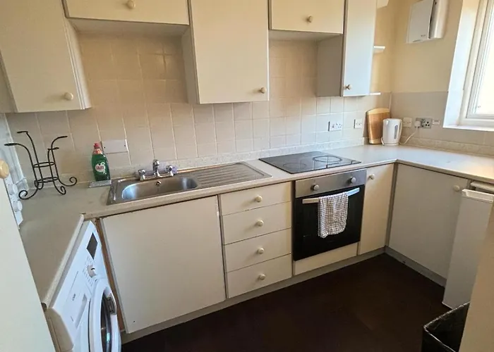 Апартаменти One Bedroom Flat And Spare Bed *